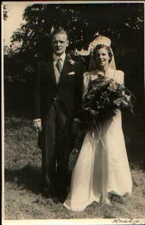 Harold Eden _amp_ Barbara Eden _nee Glenny_ wedding day 1939.jpg